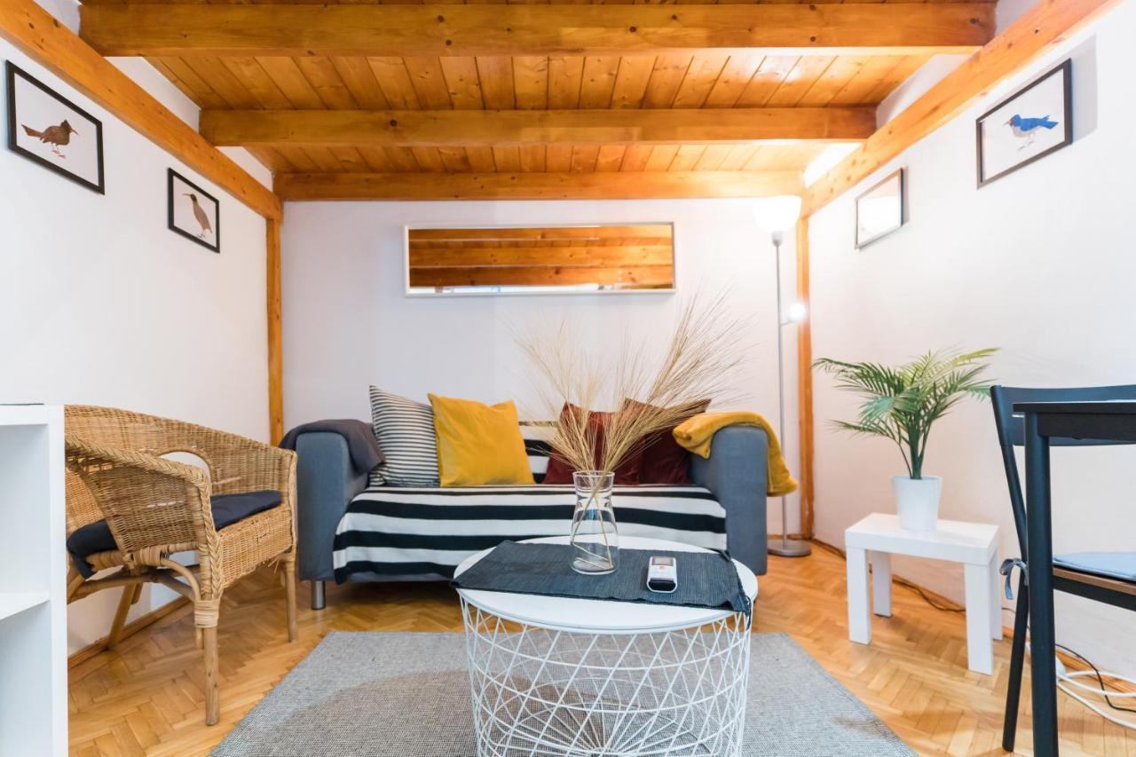 Apartamento Lovely Little Loft In The Heart Of