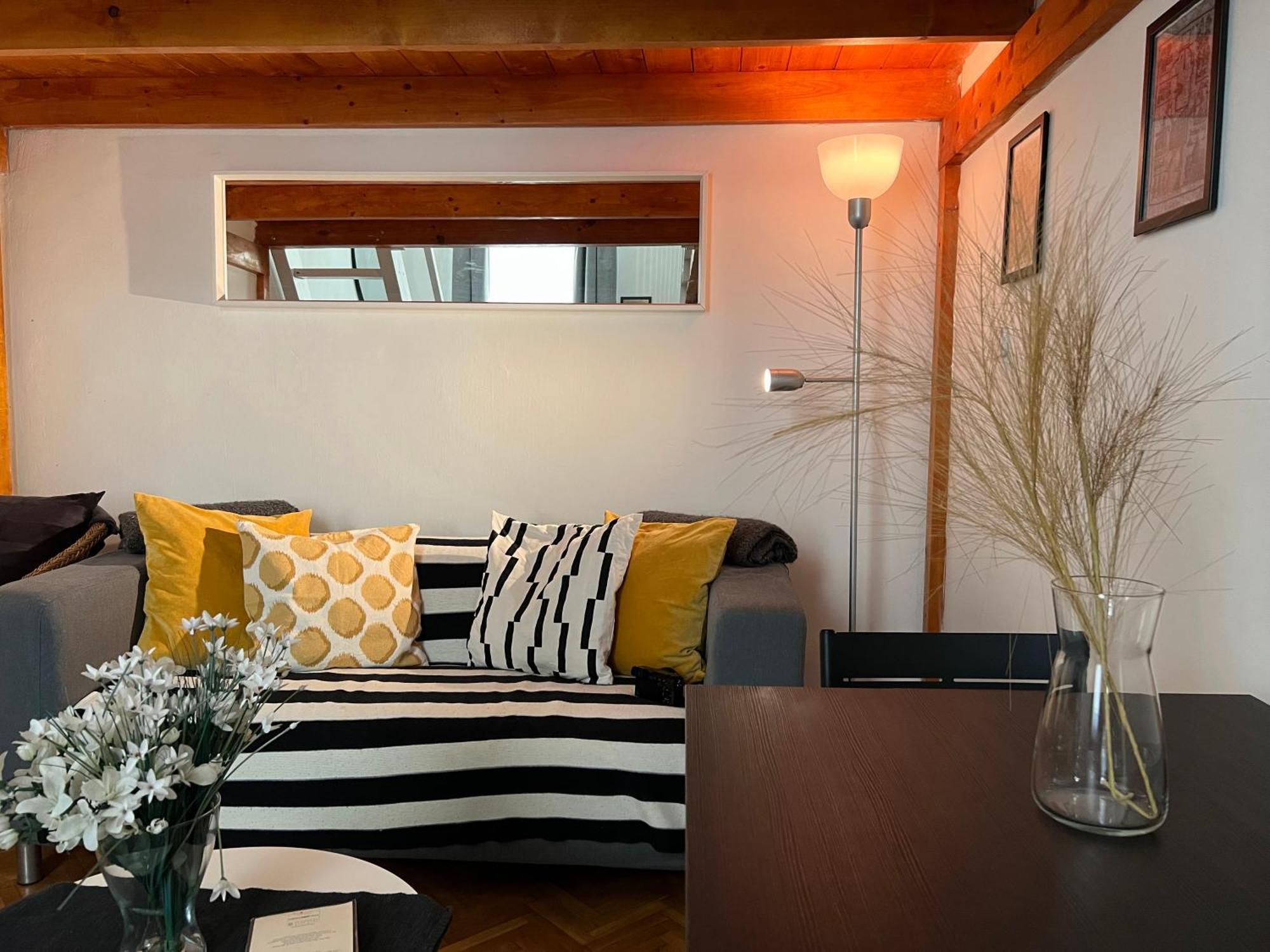 Lovely Little Loft In The Heart Of Apartamento