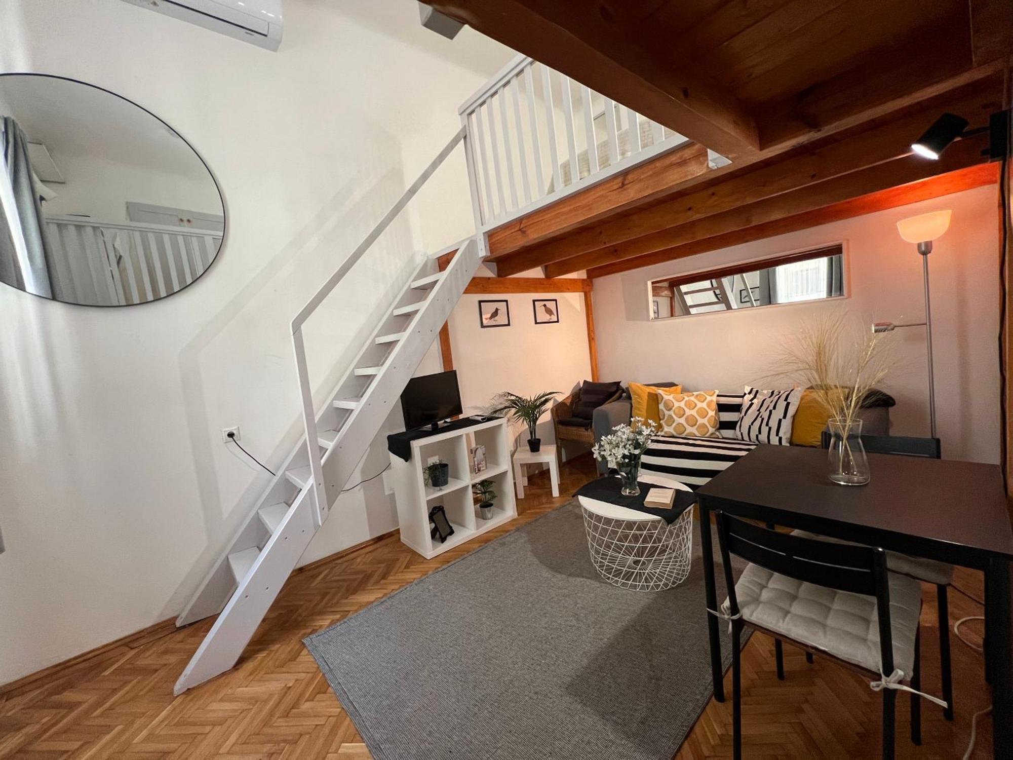 Lovely Little Loft In The Heart Of Apartamento Budapest